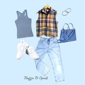 Christopher & Banks zip-up vest Size-Small